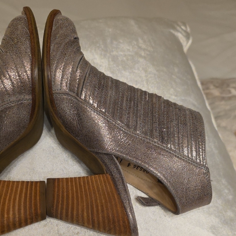 Paul Green Shimmering Gray Silver Heeled Sandals - Picture 9 of 16